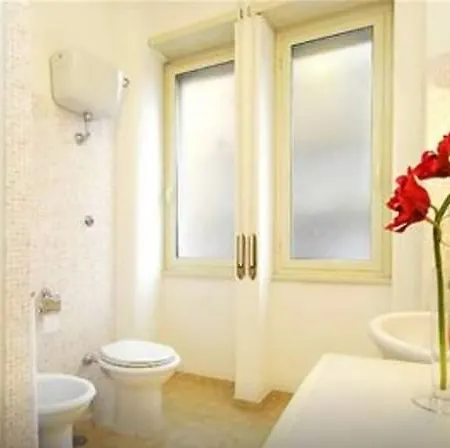 Leone Ix Apartment *