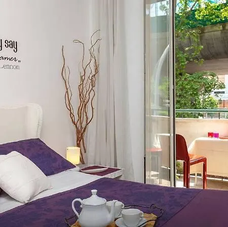 Leone Ix Apartment